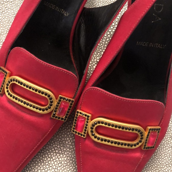 Escada Bright Pink with Rhinestone Broach Sling-back pumps, Size 36, heel 3” - Picture 10 of 11